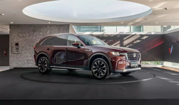 Cận cảnh SUV 7 chỗ Mazda CX-90 đang được trưng bày tại Việt Nam, bán ra từ năm sau