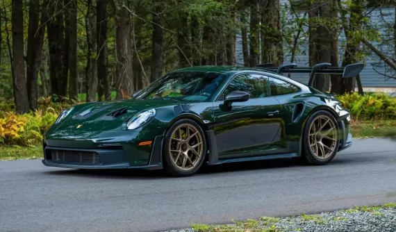 Porsche 911 GT3 RS 2025 chỉ mới chạy 29 km đã được bán chênh hơn 200%