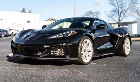 Học theo Ferrari bán LaFerrari nhưng Chevrolet không thể làm được gì khi Corvette ZR1 2026 bị rao bán tràn lan