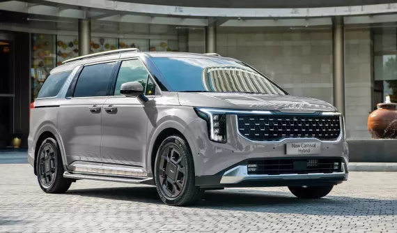 Kia Carnival Hybrid tại Việt Nam có thêm bản Premium mới, giá rẻ hơn đến 310 triệu đồng