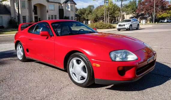 Con trai bán xe Toyota Supra của bố mua 32 năm trước để tậu Cadillac Escalade mới