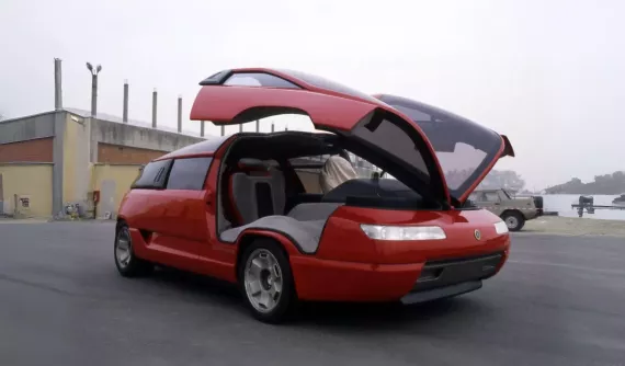 Tìm hiểu Bertone Genesis 1988: Chiếc minivan trang bị động cơ V12 của Lamborghini thú vị