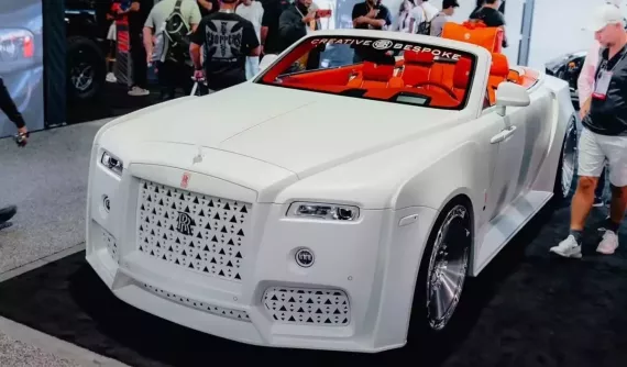 Chỉ 25 người trên thế giới có thể sở hữu chiếc Rolls-Royce Dawn "thích chơi trội" này