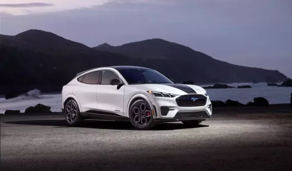 Ford lại triệu hồi xe điện Mustang Mach-E