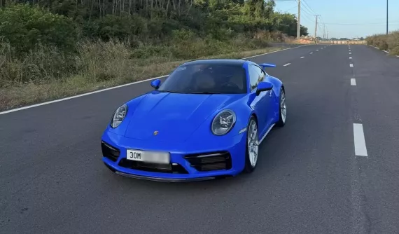 Porsche 911 mang gói độ tiền tỷ của 9X Hà Nội