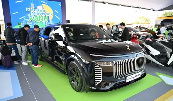 VinFast Lạc Hồng 900 LX chuẩn bị được mở bán tại Việt Nam, giá khoảng 5 tỷ đồng