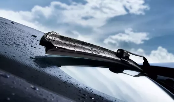 Bao lâu thì nên thay cần gạt nước ô tô?