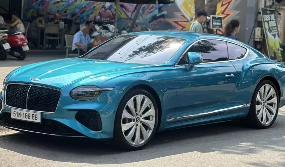 Doanh nhân Sài thành chi hơn nửa tỷ đồng đấu giá biển đẹp cho Bentley Continental GT mới tậu