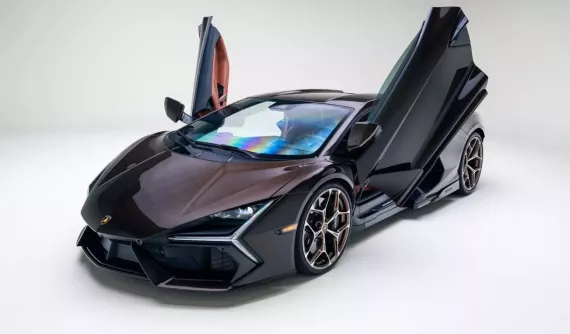 Bò tót Lamborghini Revuelto này có màu sơn hơn 200 triệu đồng, khách trả 17,1 tỷ đồng nhưng...