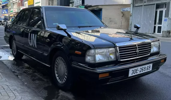 Cận cảnh Nissan Cedric của nhà sưu tập với dàn xe khoảng 800 chiếc trị giá gần 4.000 tỷ đồng