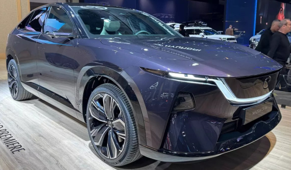 Vén màn Mazda CX-6e - SUV hạng trung dự kiến bán ở Đông Nam Á trong tương lai