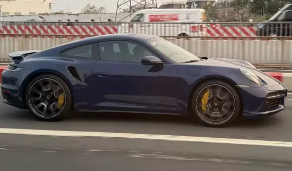 Porsche 911 Turbo S 992 màu độc của doanh nhân Tp.HCM kín tiếng