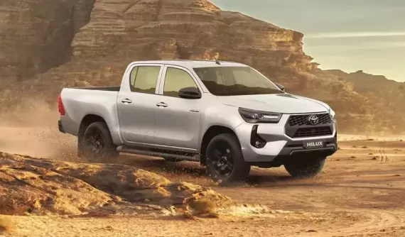 Doanh số xe bán tải tháng 12/2025: Toyota Hilux tuột dốc không phanh, bán kém cả Isuzu D-Max