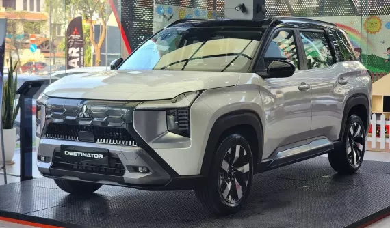 Mitsubishi Destinator "khan hàng" tại đại lý, người Việt khó nhận xe trước Tết Nguyên đán