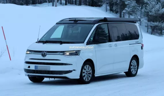 Phiên bản nâng cấp Volkswagen Multivan T7 2027 bị bắt gặp tại California, trang bị đèn pha lớn hơn