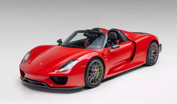 Chiếc Porsche 918 Spyder được trang bị gói Weissach Package này đã tìm thấy chủ mới với giá 3,2 triệu USD