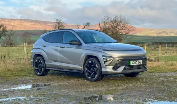 Vì sao người Anh lại "phát cuồng" với xe điện Hyundai Kona?