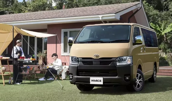 Thay vì nghỉ hưu, "cá mập" Toyota Hiace vẫn tiếp tục được nâng cấp sau 22 năm bán trên thị trường
