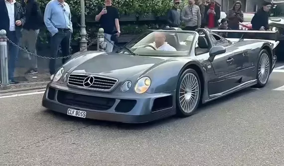 Mercedes-Benz CLK GTR Roadster tay lái nghịch duy nhất thế giới bất ngờ tái xuất, từng suýt của Hoàng tử Brunei