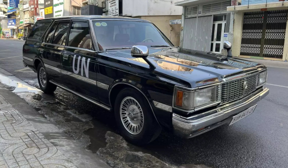 Hệ đam mê xe Toyota Crown như "Qua" Vũ: Lái bản Wagon máy dầu Turbo đẹp mắt xuống đường khiến bao người trầm trồ