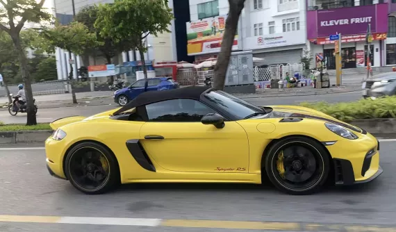 Porsche 718 Spyder RS đầu tiên lăn bánh Việt Nam đây rồi: Chủ còn mới nhận 911 GT3 RS và 911 GT3 bản mới