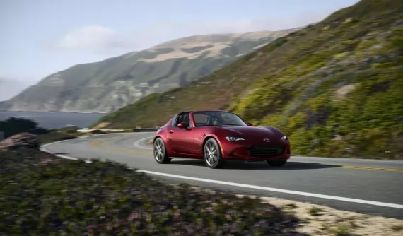 Mazda MX-5 Miata ND bước sang năm sản xuất thứ 11 với giá bán lẻ đề xuất cao hơn