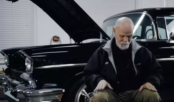 Mua Chevrolet 210 với giá 375 đô la lúc 16 tuổi, 58 năm sau, vẫn lái bạn già trên mọi nẻo đường