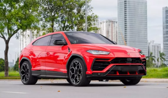 Lamborghini Urus này chỉ trong 1 năm qua đã đổi chủ nhiều lần, hiện tiếp tục được chủ mới rao bán