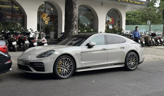 Mãnh thú Porsche Panamera Turbo S từng được "Qua" Vũ đập hộp 15 tỷ nhưng chưa lái lần nào đã bán