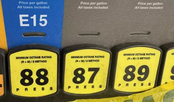 Dùng xăng sinh học E15 có làm hỏng xe không?