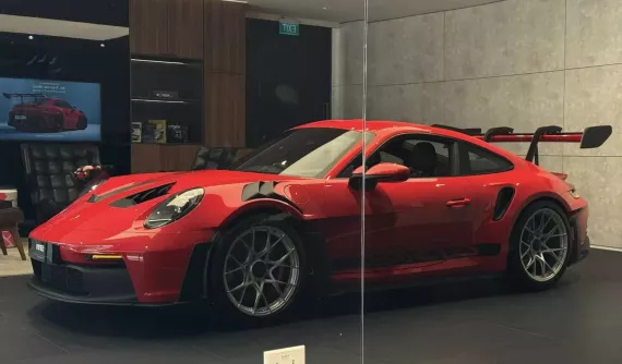 Cận cảnh Porsche 911 GT3 RS mới lộ diện xuất hiện tại Việt Nam: Màu sơn cực chiến, không có nhiều trang bị