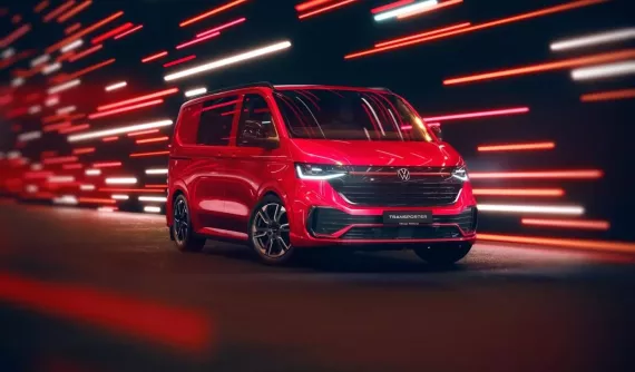 Volkswagen ra mắt Transporter Sportline và Commerce Pro S dành cho thị trường Anh, giới hạn 75 chiếc