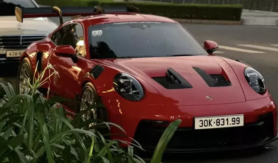 Cận cảnh Porsche 911 GT3 RS 992 thuộc sở hữu của Gen Z ở Hà Nội