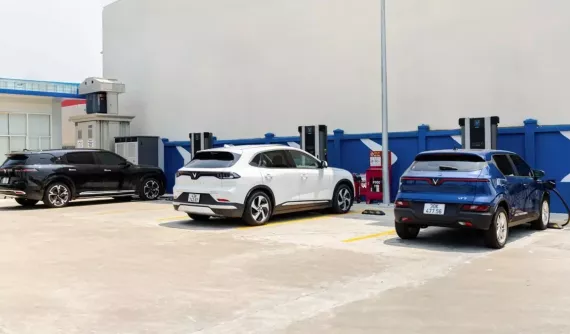 Không phải hết năm 2028 mà xe điện VinFast được miễn phí sạc đến tháng 2/2029