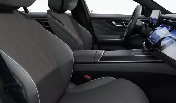 Lần đầu tiên trong lịch sử, Mercedes-Benz S-Class có một trang bị thường chỉ dành cho xe phổ thông