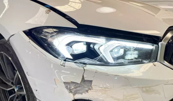 Vì sao chỉ một va chạm nhỏ nhất có thể rút cạn ví tiền của chủ xe?