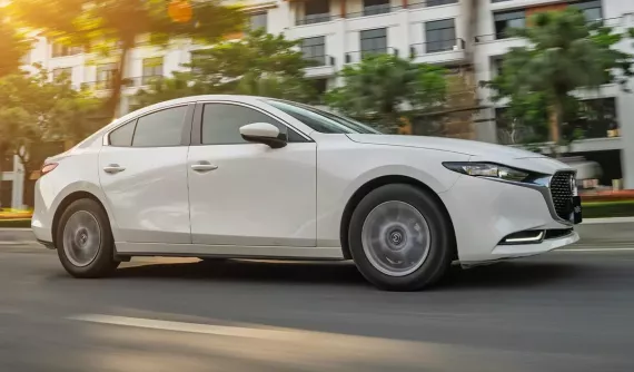 Doanh số sedan hạng C tháng 1/2026: Toàn bộ các đối thủ cộng lại cũng không bằng Mazda3