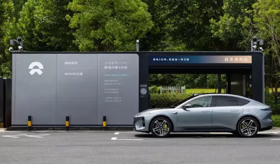 Cứ 0,5 giây, thương hiệu này lại đổi pin cho 1 ô tô điện