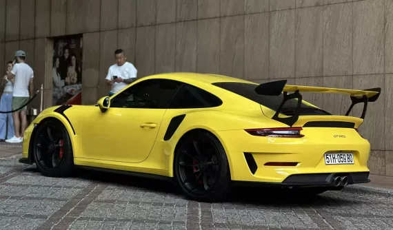 Porsche 911 GT3 RS màu vàng Racing Yellow độc nhất Việt Nam