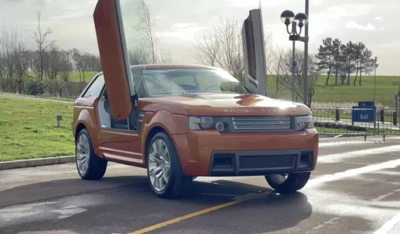 Mời bạn chiêm ngưỡng Land Rover Stormer, chiếc Range Rover cửa cắt kéo duy nhất được hãng sản xuất