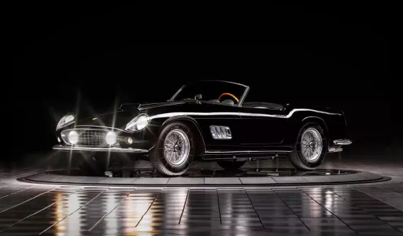 Ferrari 250 GT LWB California Spider có tuồi đời gần 70 năm vẫn được định giá không dưới 195 tỷ đồng