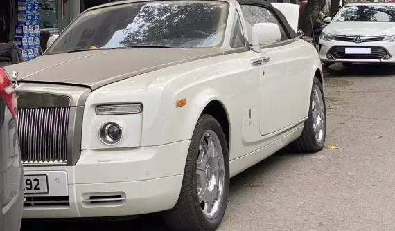 Rolls-Royce Phantom Drophead Coupe gần 16 năm tuổi của doanh nhân Hà Nội tái xuất