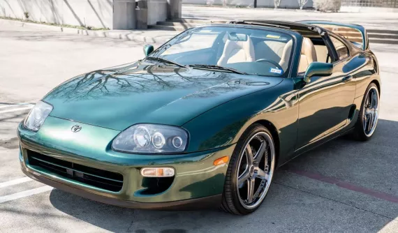 Toyota Supra 30 năm tuổi được bán với giá ngang ngửa một chiếc Cadillac CT4-V nhưng vẫn còn quá rẻ