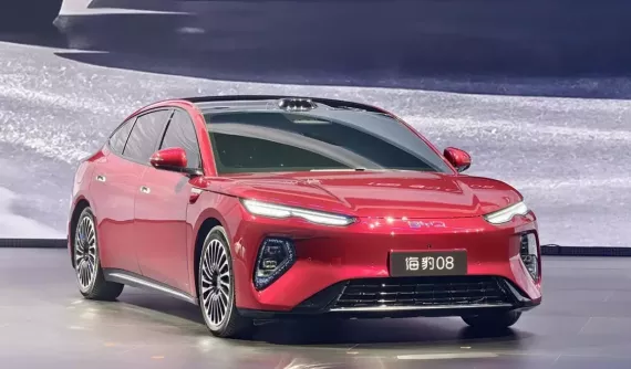 Sedan đầu bảng BYD Seal 08 trình làng với kích thước lớn, chạy 400 km sau chỉ 5 phút sạc