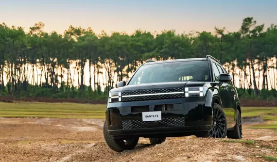 Hyundai Santa Fe nhận ưu đãi 220 triệu đồng, cao nhất trong phân khúc SUV hạng D