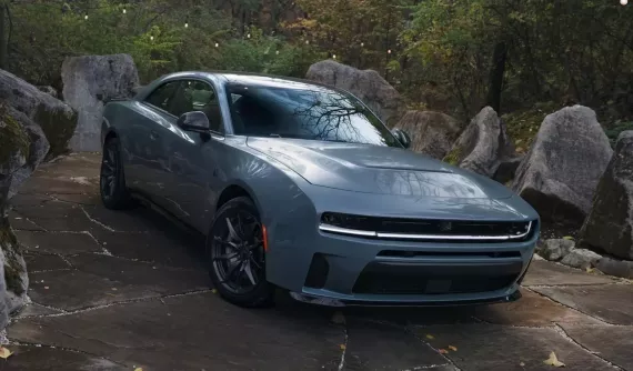 Dodge ra mắt Charger 2026 với tùy chọn mới