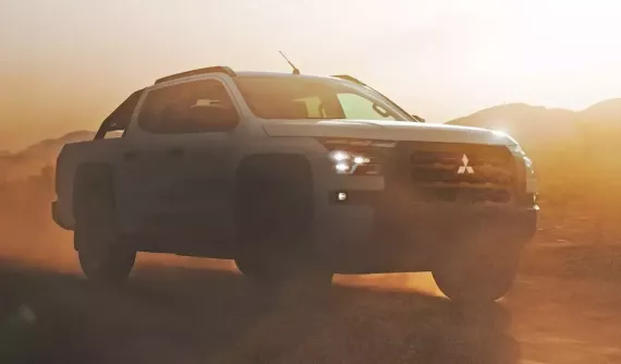 Mitsubishi Triton sắp có thêm phiên bản đậm chất off-road hơn, lấy cảm hứng từ xe đua đường trường