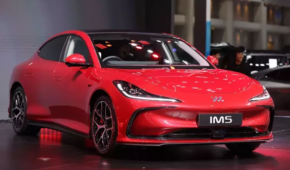 MG IM5 chính thức ra mắt Thái Lan, nằm chung phân khúc với Toyota Camry và Mazda 6e