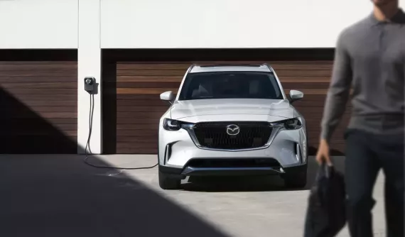 Xe sắp bán ở Việt Nam Mazda CX-90 liên tục bị lỗi, chủ xe kiện hãng