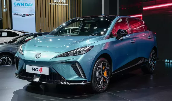 MG4 2026 - xe từng giảm giá hơn 300 triệu đồng tại Việt Nam - ra mắt phiên bản mới với trang bị tốt hơn